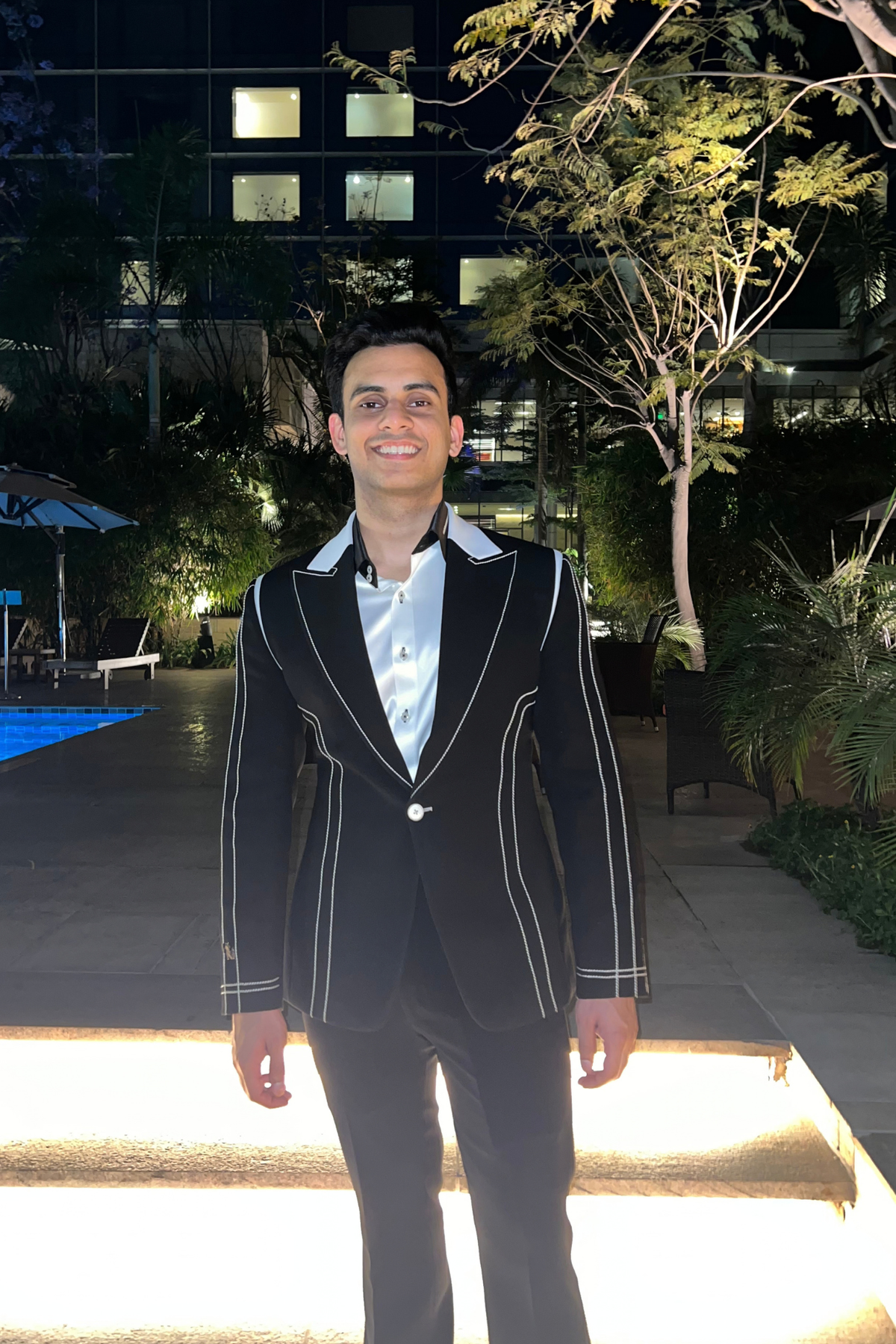Black Contrast Piping Outline Blazer Coat for Men